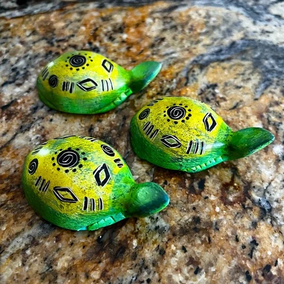 Soapstone Turtles Set of Three(3) Hand carved and painted whimsical pieces 3”x2” - Picture 6 of 6